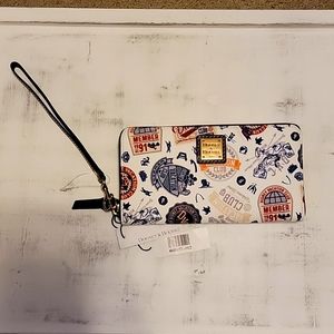 Disney Vacation Club DVC Dooney & Bourke Wallet Wristlet 2023 NWT